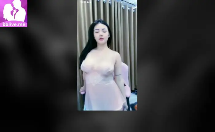 Vy Baby Bblive Show Vòng 1 Căng Tròn Đầy Lôi Cuốn Hình 1